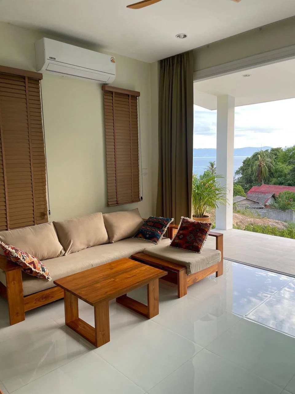 1BR Sea View House in Baan Khai