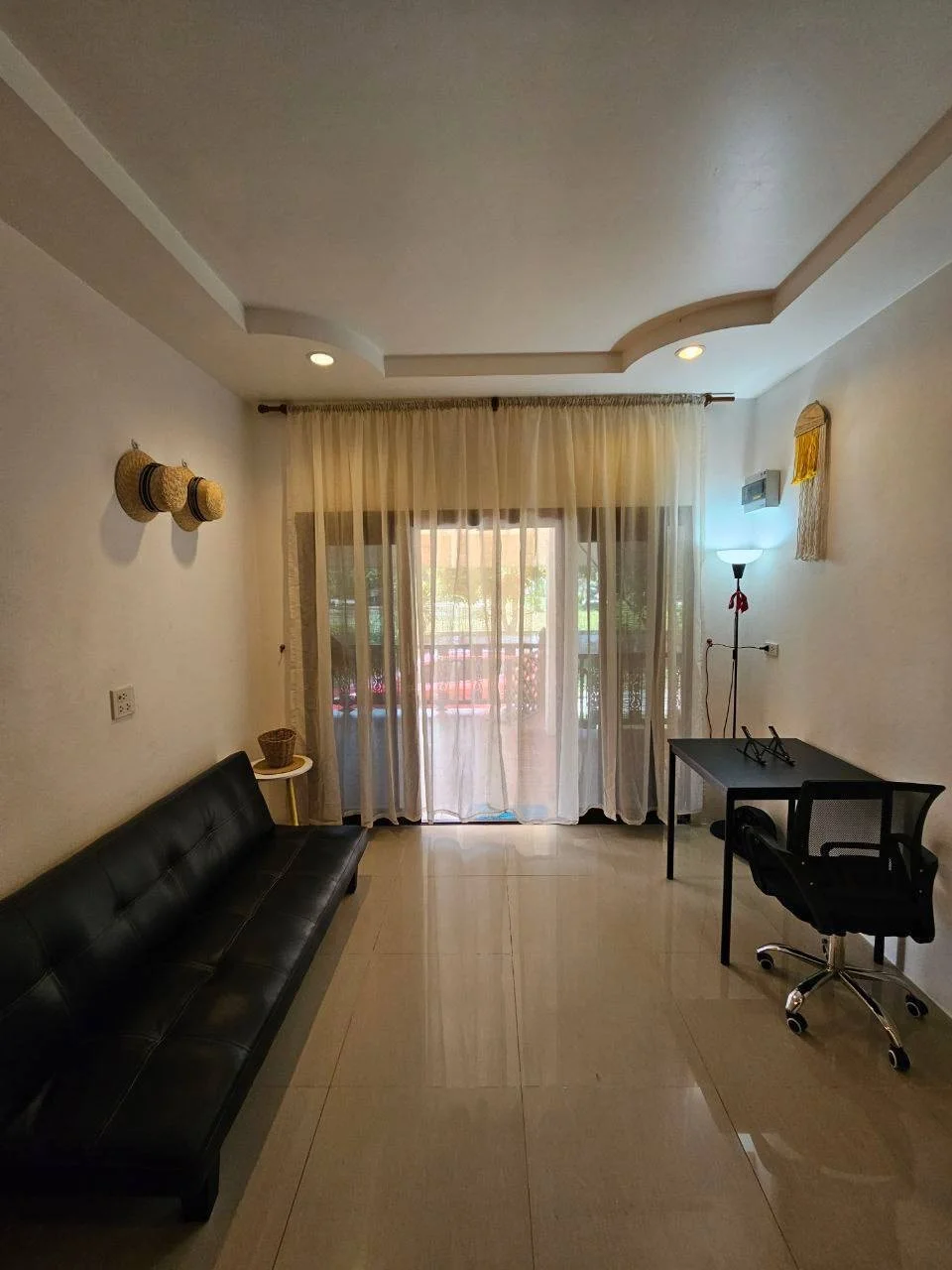 Spacious 1BR House with a Large Covered Terrace