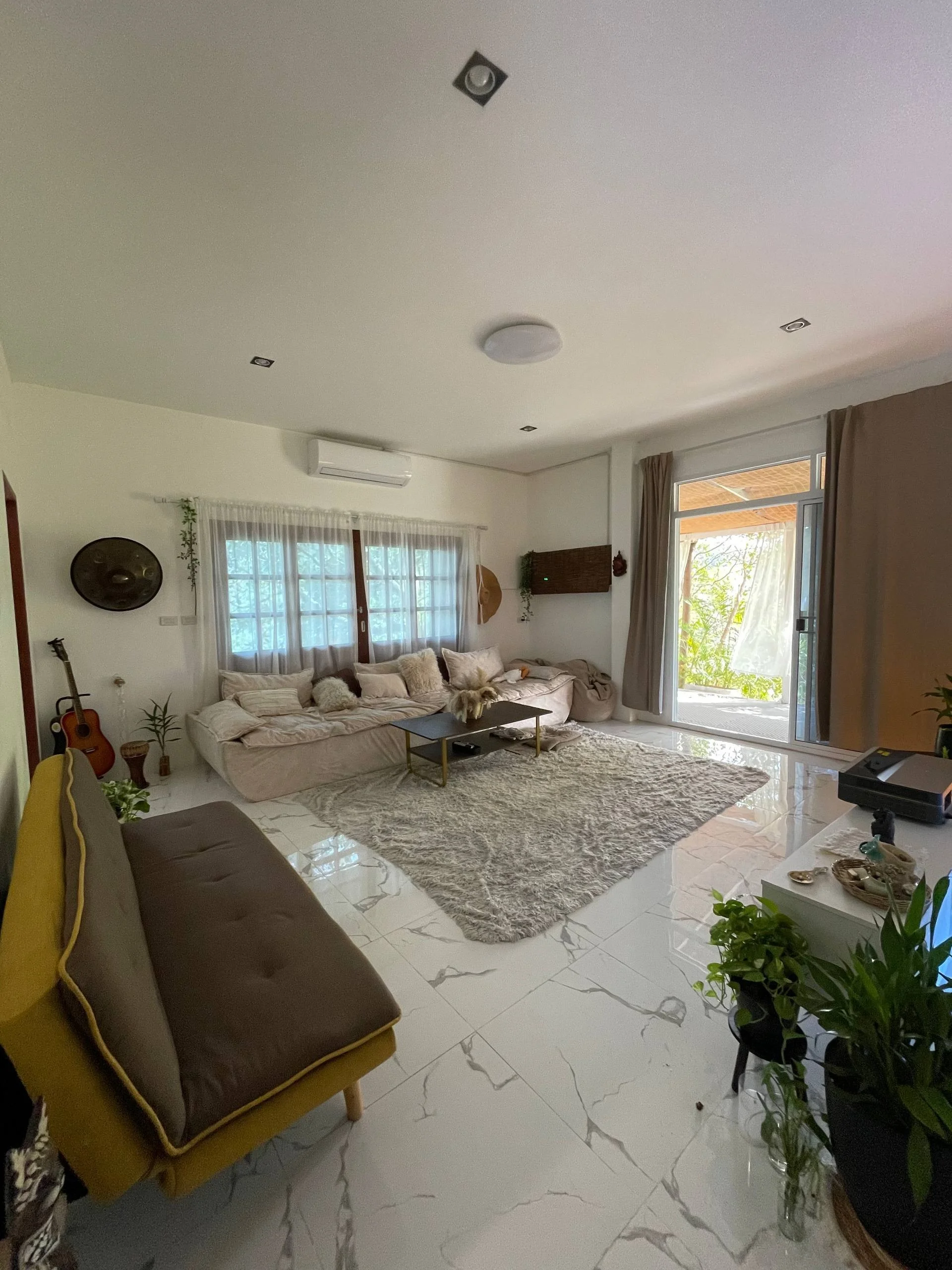 Comfortable 1BR House with Mountain Views