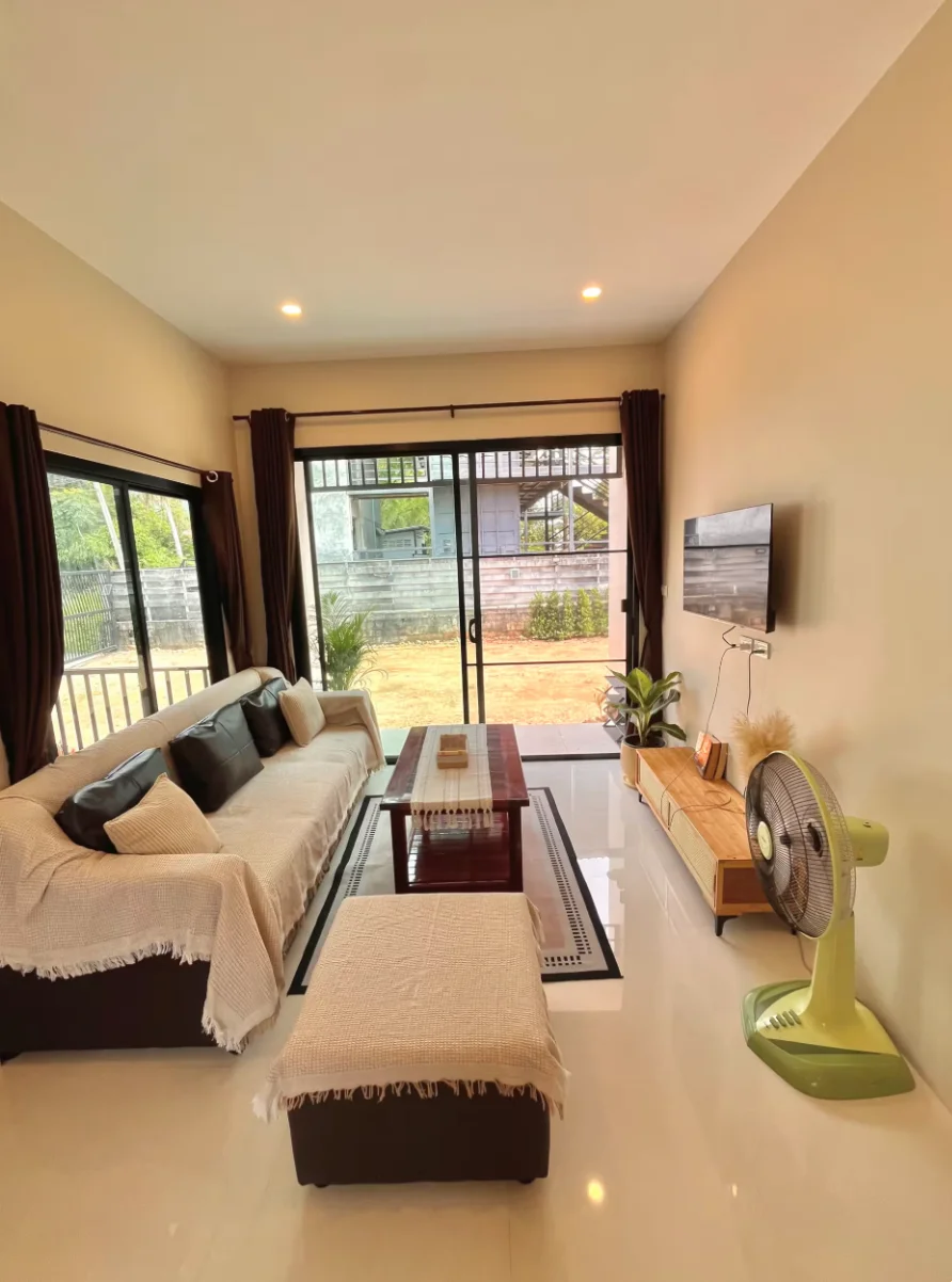 Grounds & pool