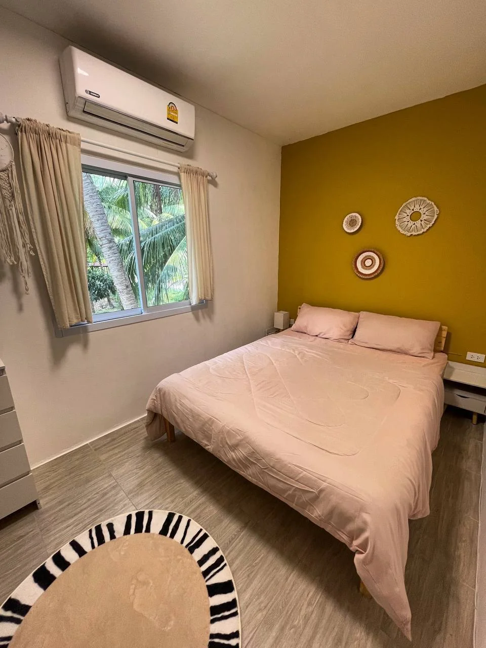 Small Room in a Modern Coliving Space · #6