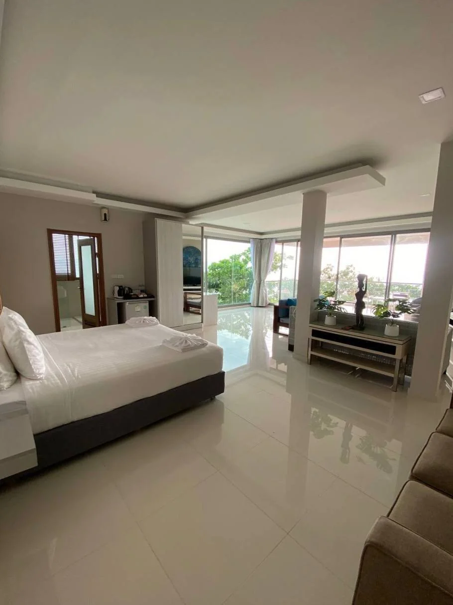Grounds & pool