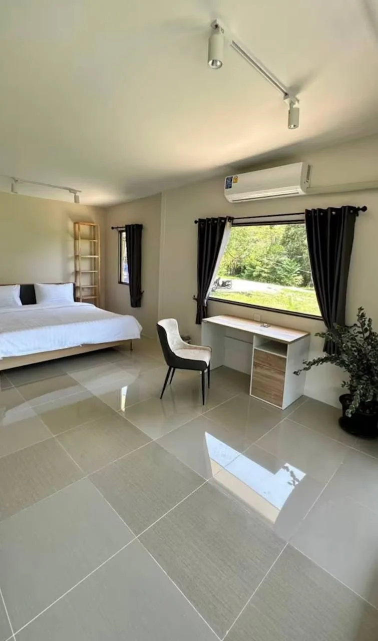 Grounds & pool
