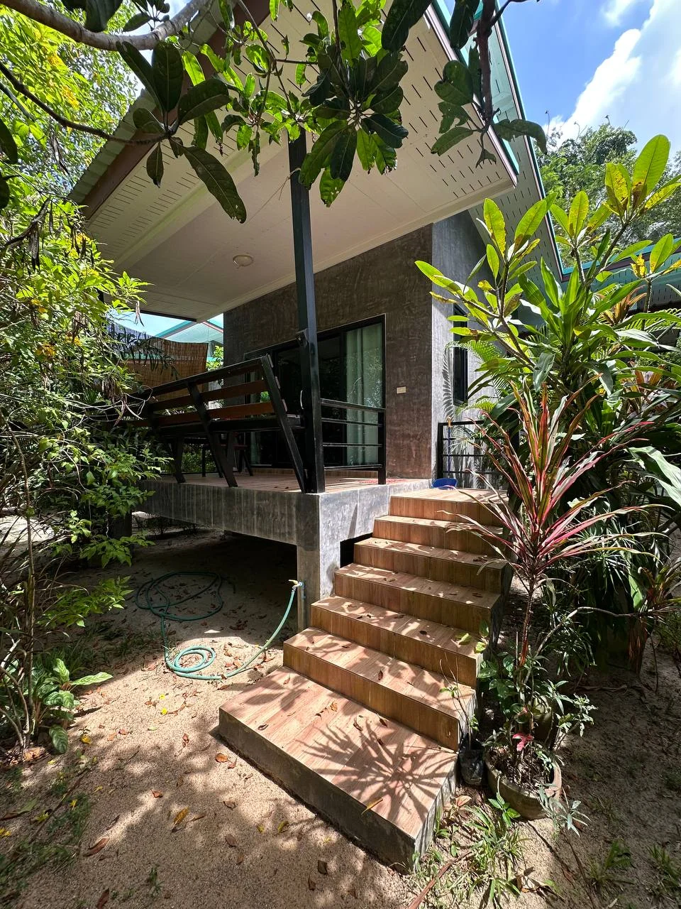 Grounds & pool