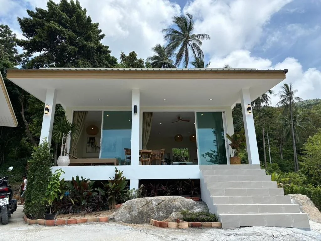 Cozy Sea View Home