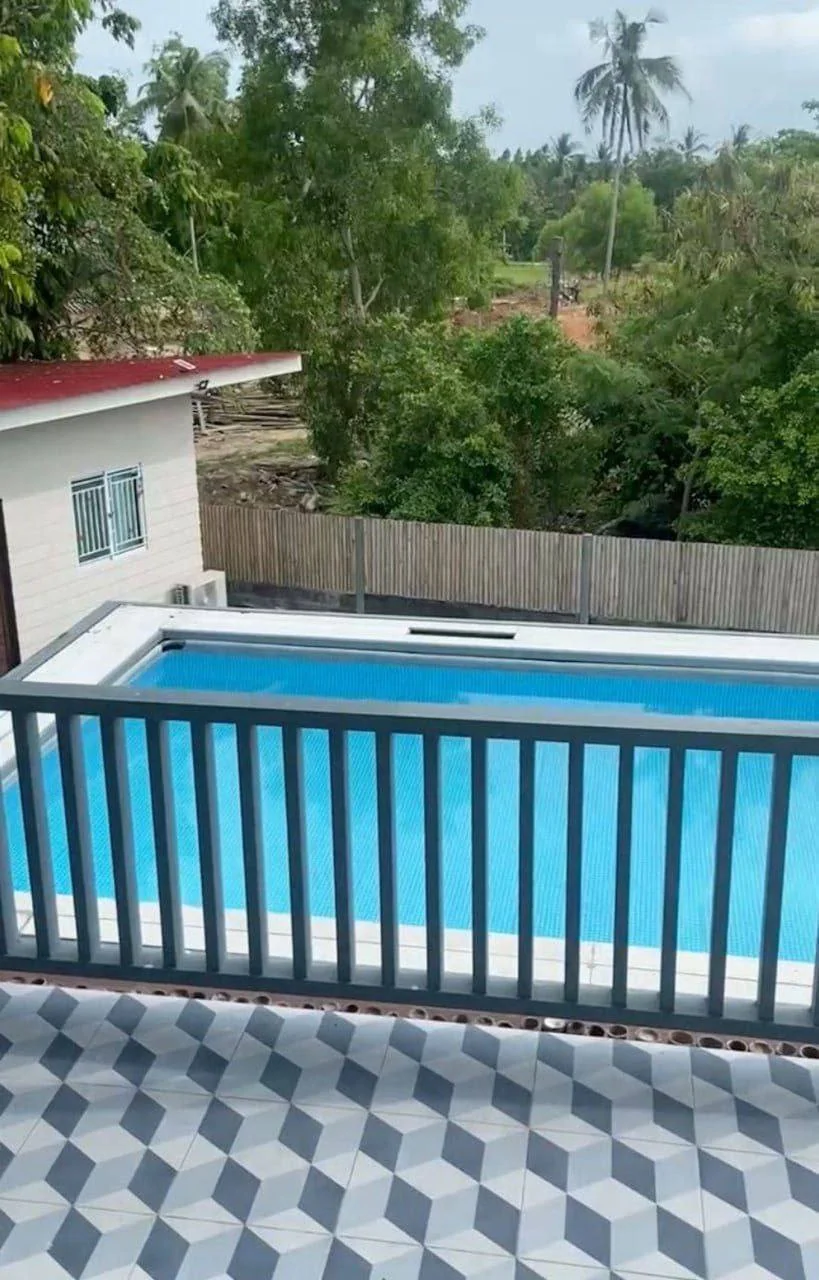 Grounds & pool