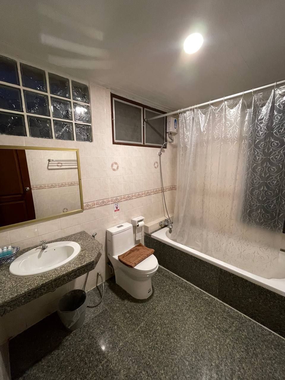 🏡 Spacious seafront apartment