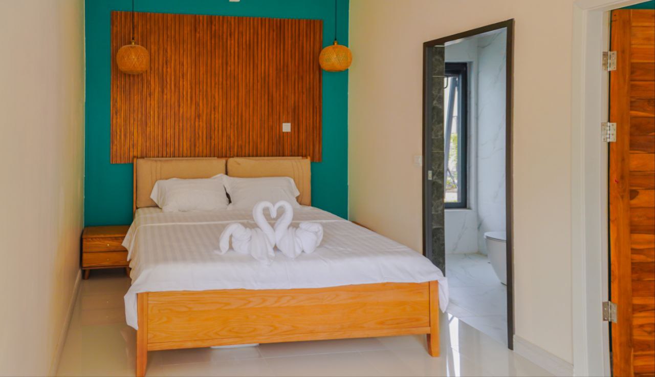 🏡 Bright 2BR Villa with Shared Pool