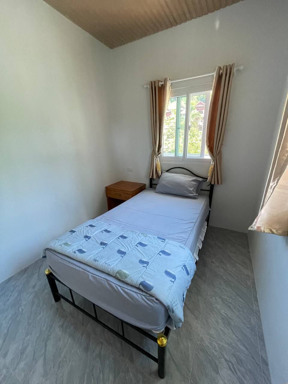 🏡 Bright 2BR House with Sea View