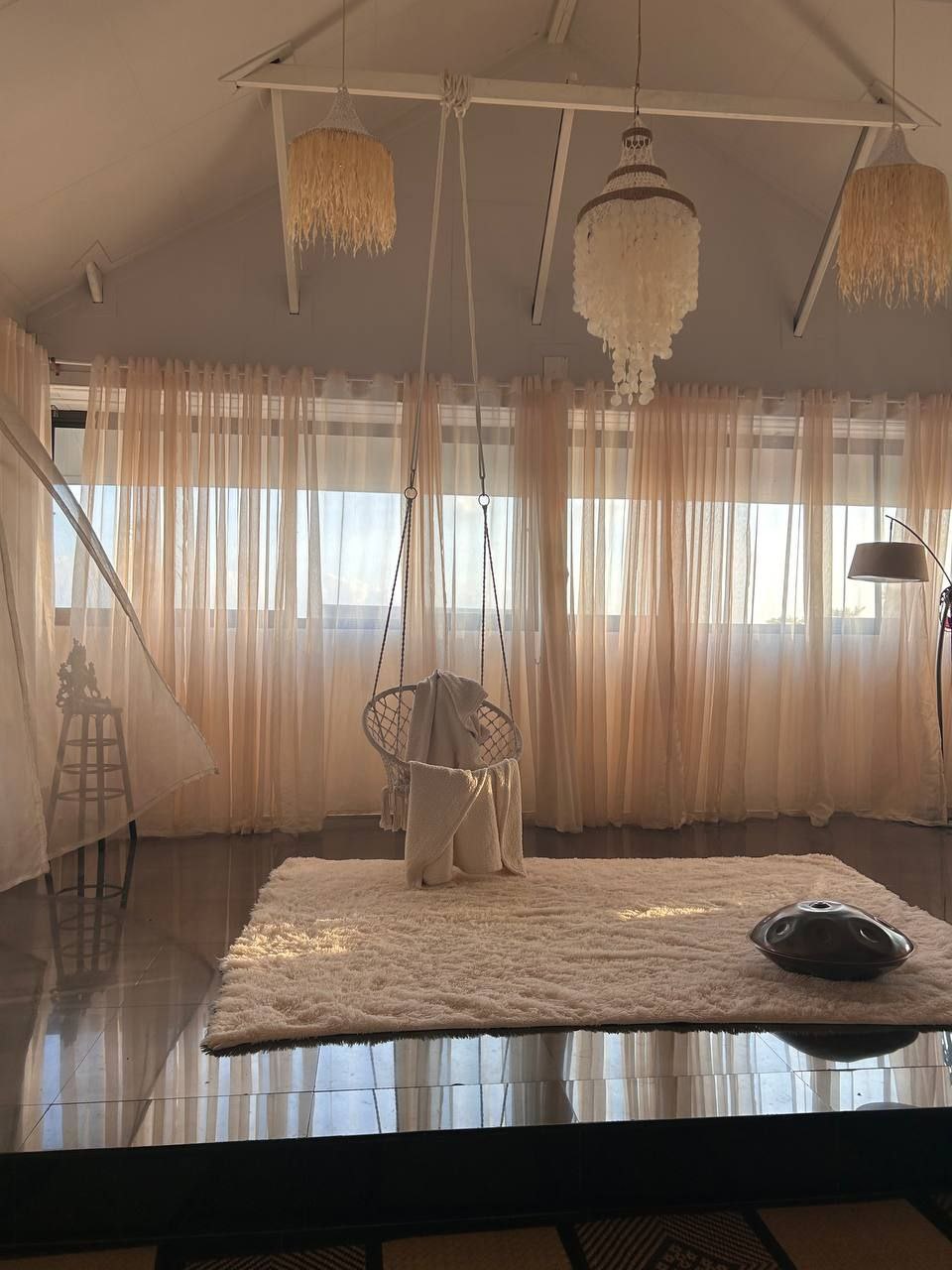 🏡 Spacious 2BR Villa with a Pool and Sea View