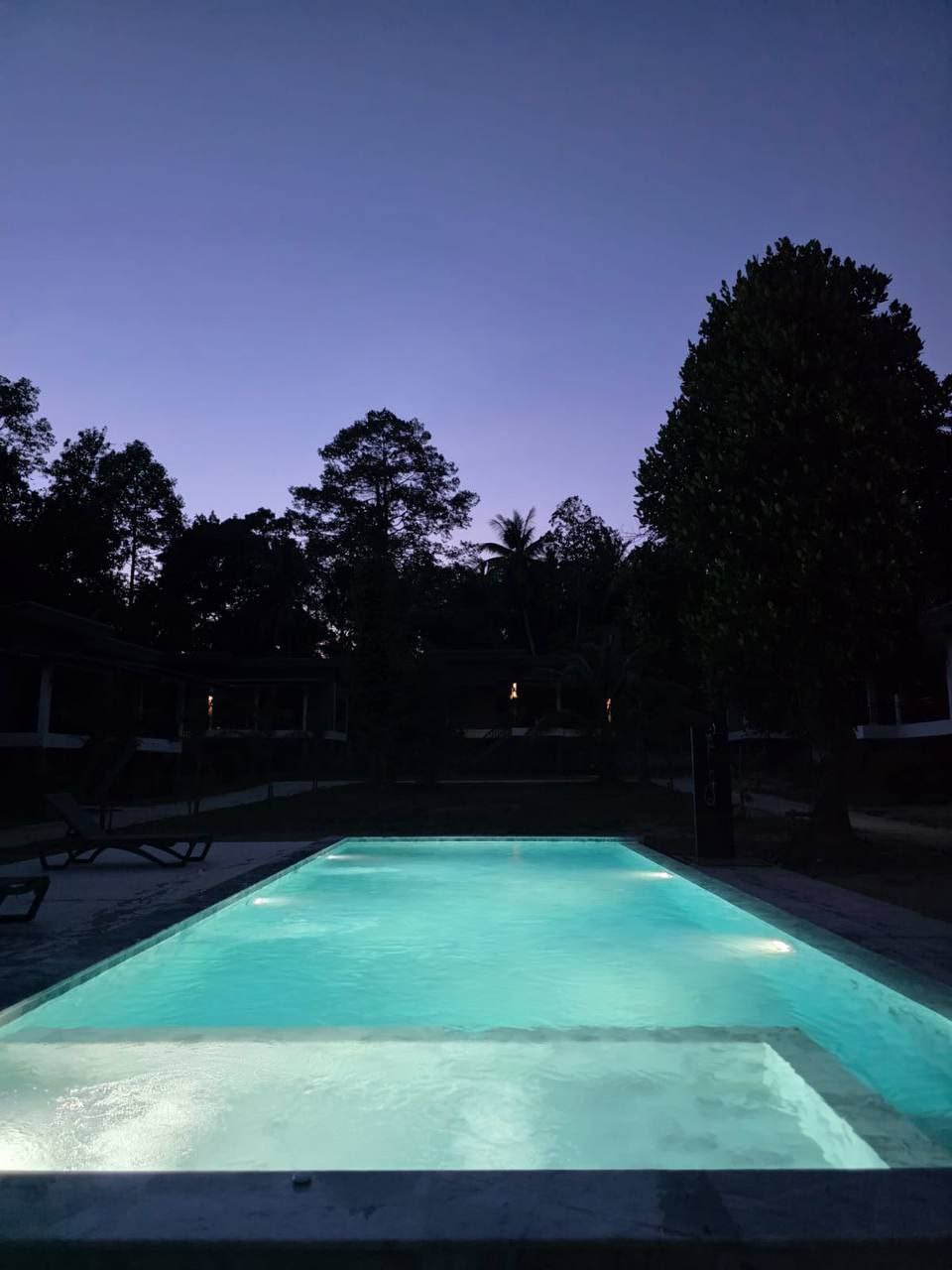 🏡 Bright 2BR House with Private Pool