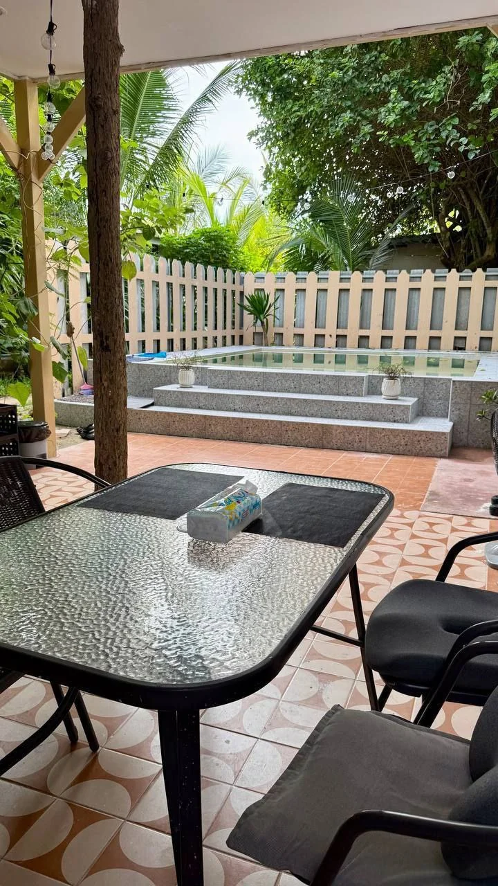 Grounds & pool