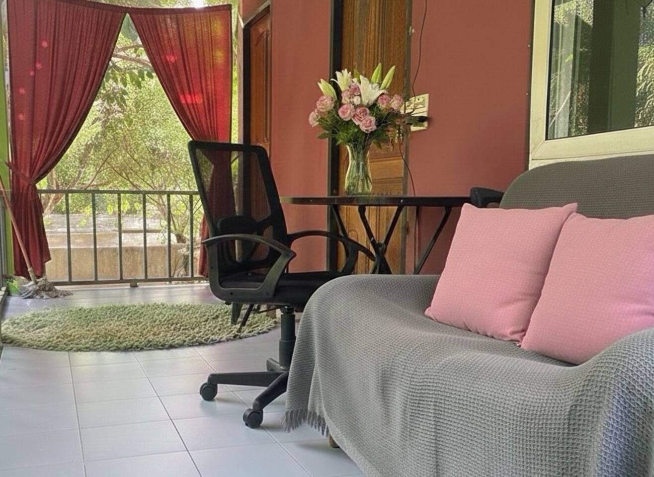 🏡 1BR house with a workspace