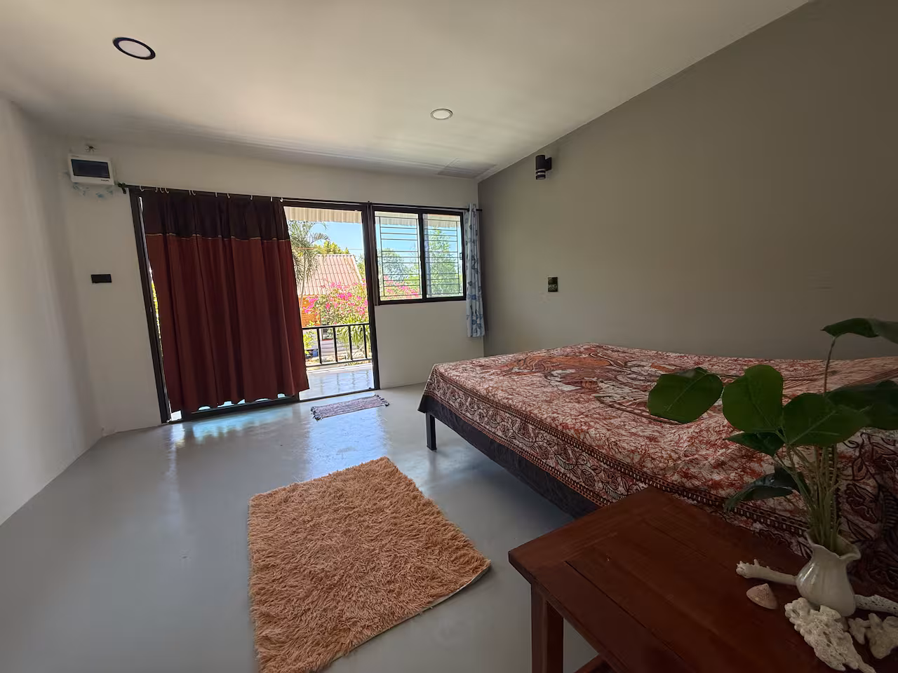 🏡 Studio with a view