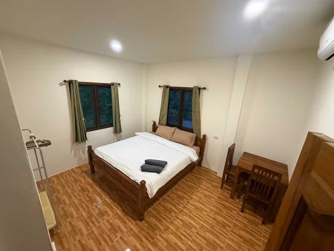 🏡 1BR beachfront house with sea view