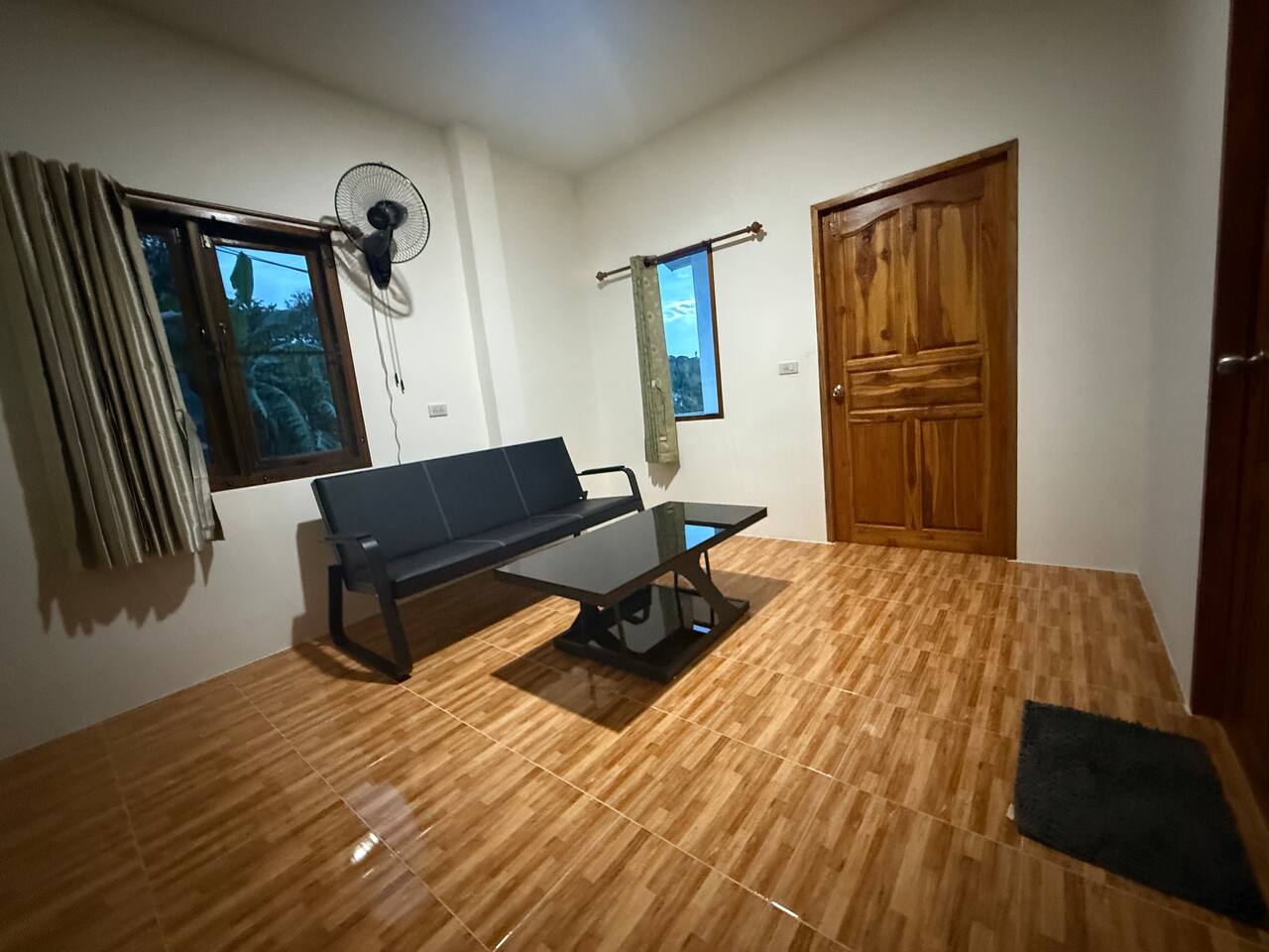 🏡 1BR beachfront house with sea view