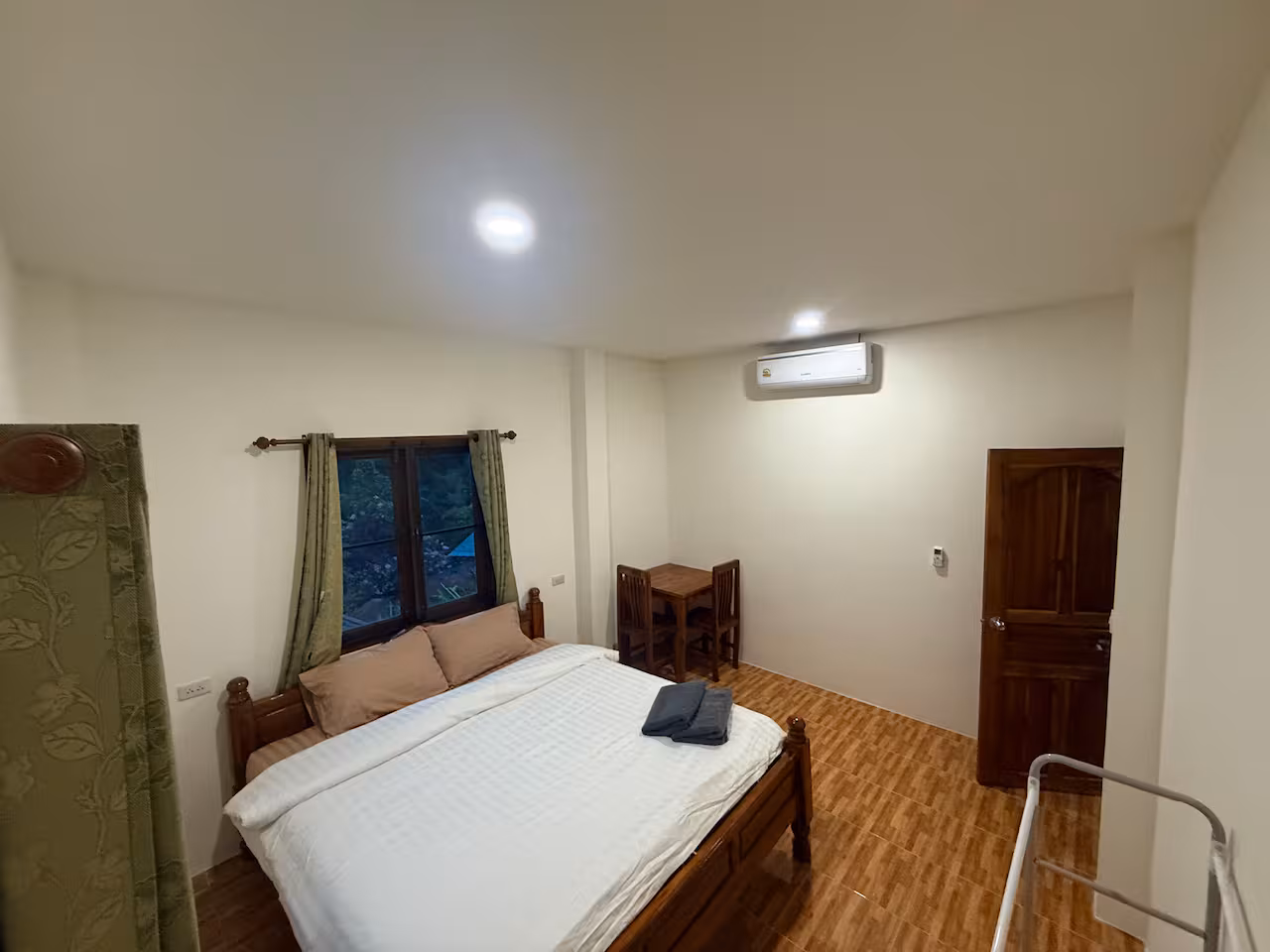 🏡 Spacious 1BR beachfront apartments