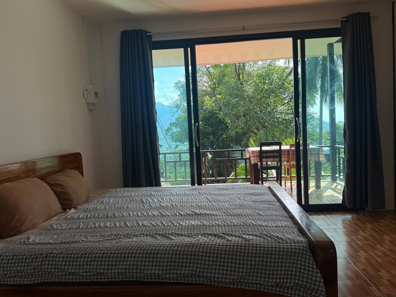 🏡 2BR house with a view