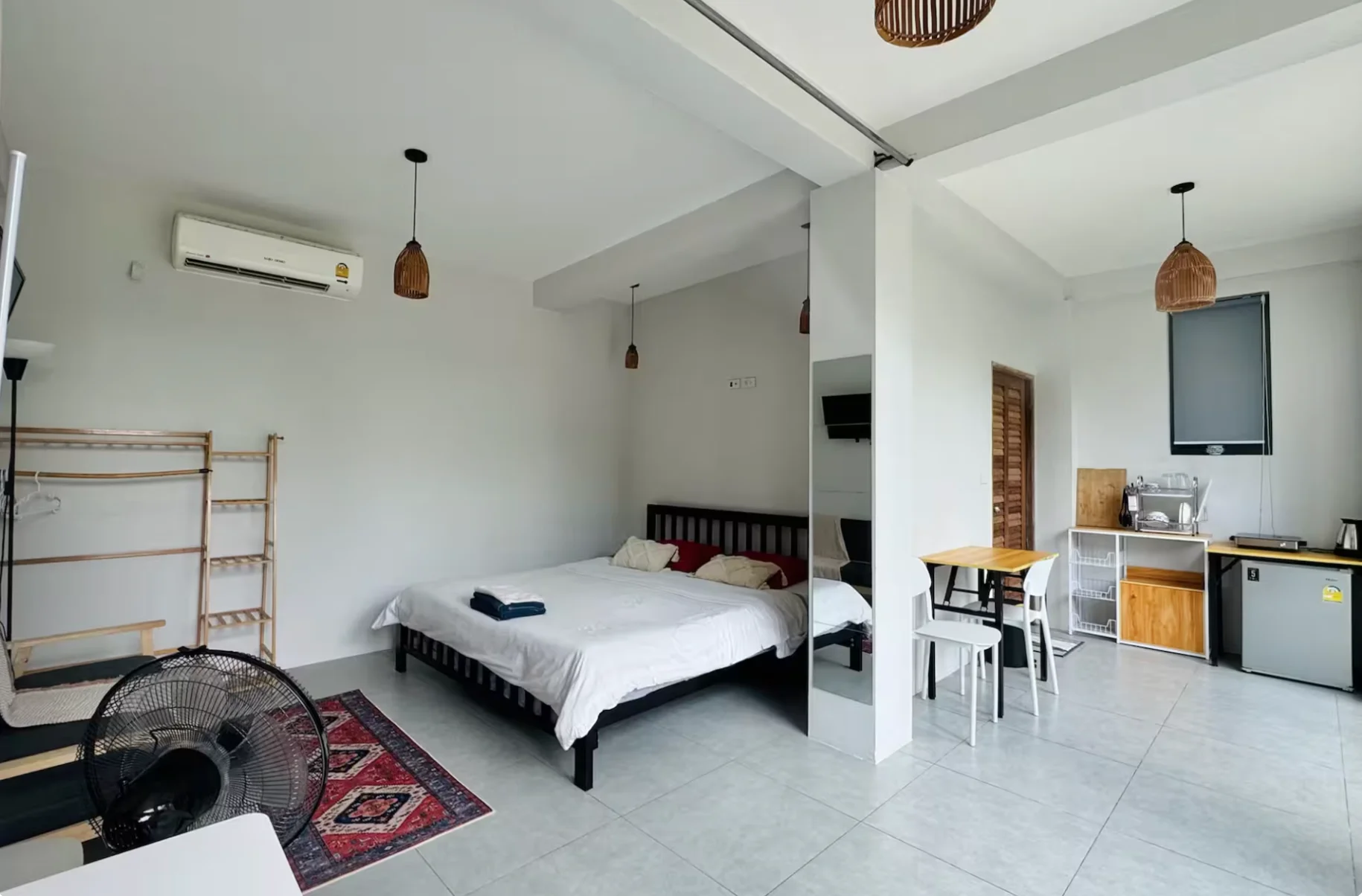 Cozy 1BR apartments with terrace #4